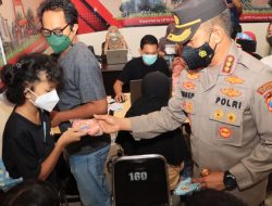 Kapolrestabes Surabaya Tinjau Langsung Pelaksanaan Vaksinasi Anak Usia 6-11 Tahun di Royal Plaza