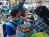 Sasar Pasar Tradisional Vaksinasi Untuk Masyarakat Umum Babinsa Sampang Beraksi