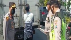 Antisipasi PMK, Polsek Gubeng Surabaya Lakukan Penyekatan Angkutan Ternak