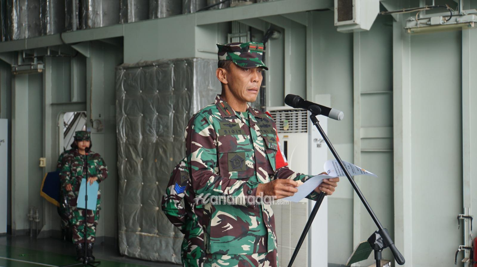 Foto : Di KRI dr.Soeharso-990 Dankodikopsla Tutup Program Diksargol Tahap Kematraan Siswa Dikmapa PK TNI AL Angkatan XXIX B Susgakes