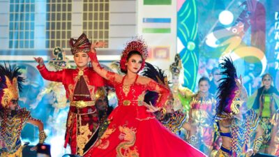 Tari Ganongan hingga Goong Prada, menyemarakkan opening night Surabaya Cross Culture International Folk Art Festival
