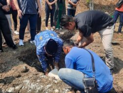Di Hadiri 3 Pilar, Peletakan Batu Pertama Pembangunan Balai RT07 Palma Clasisca Oleh Camat Pakal