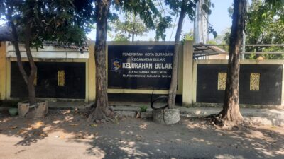 Foto : Tampak Depan Kantor Kelurahan Bulak Surabaya