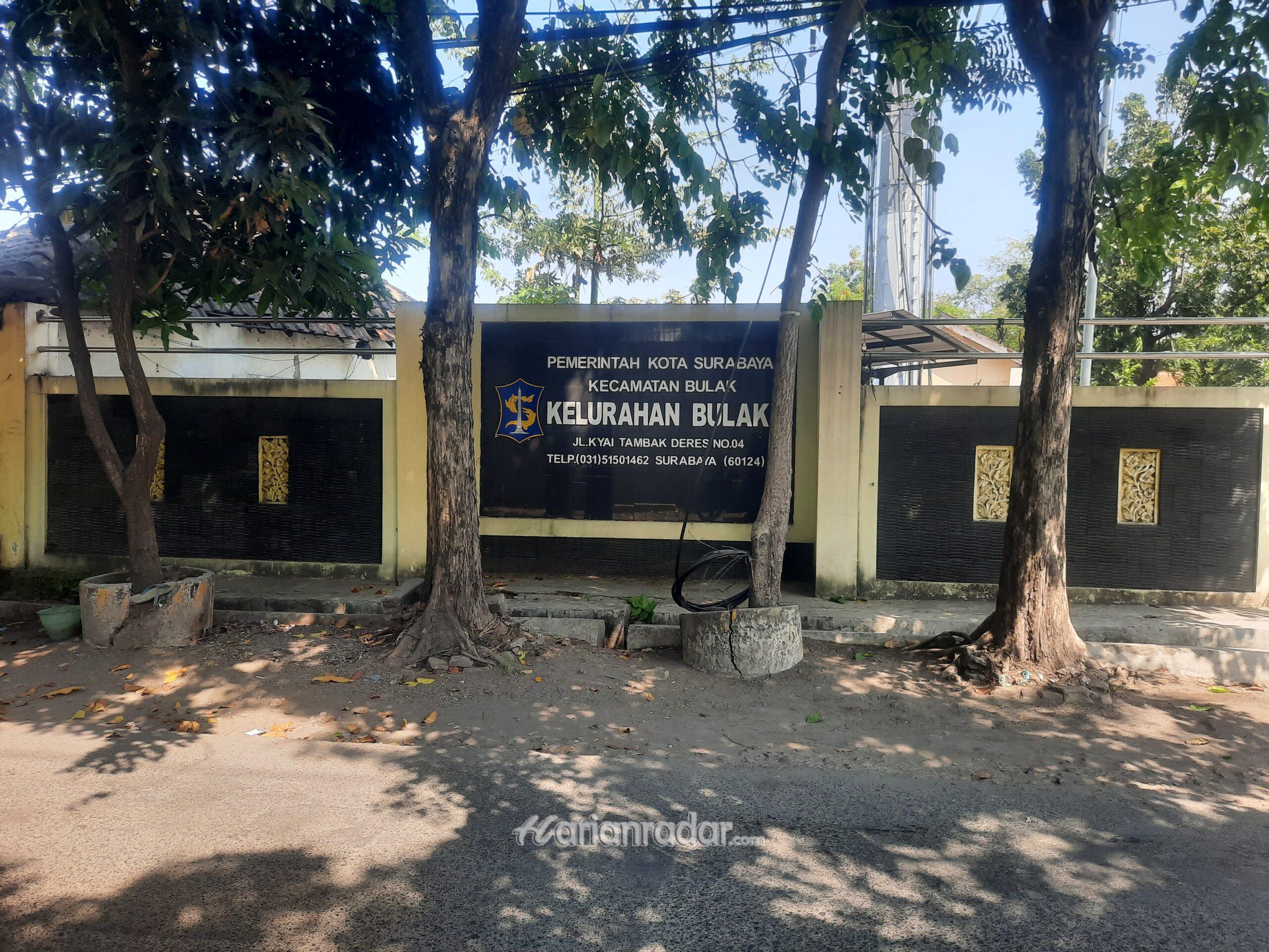 Foto : Tampak Depan Kantor Kelurahan Bulak Surabaya