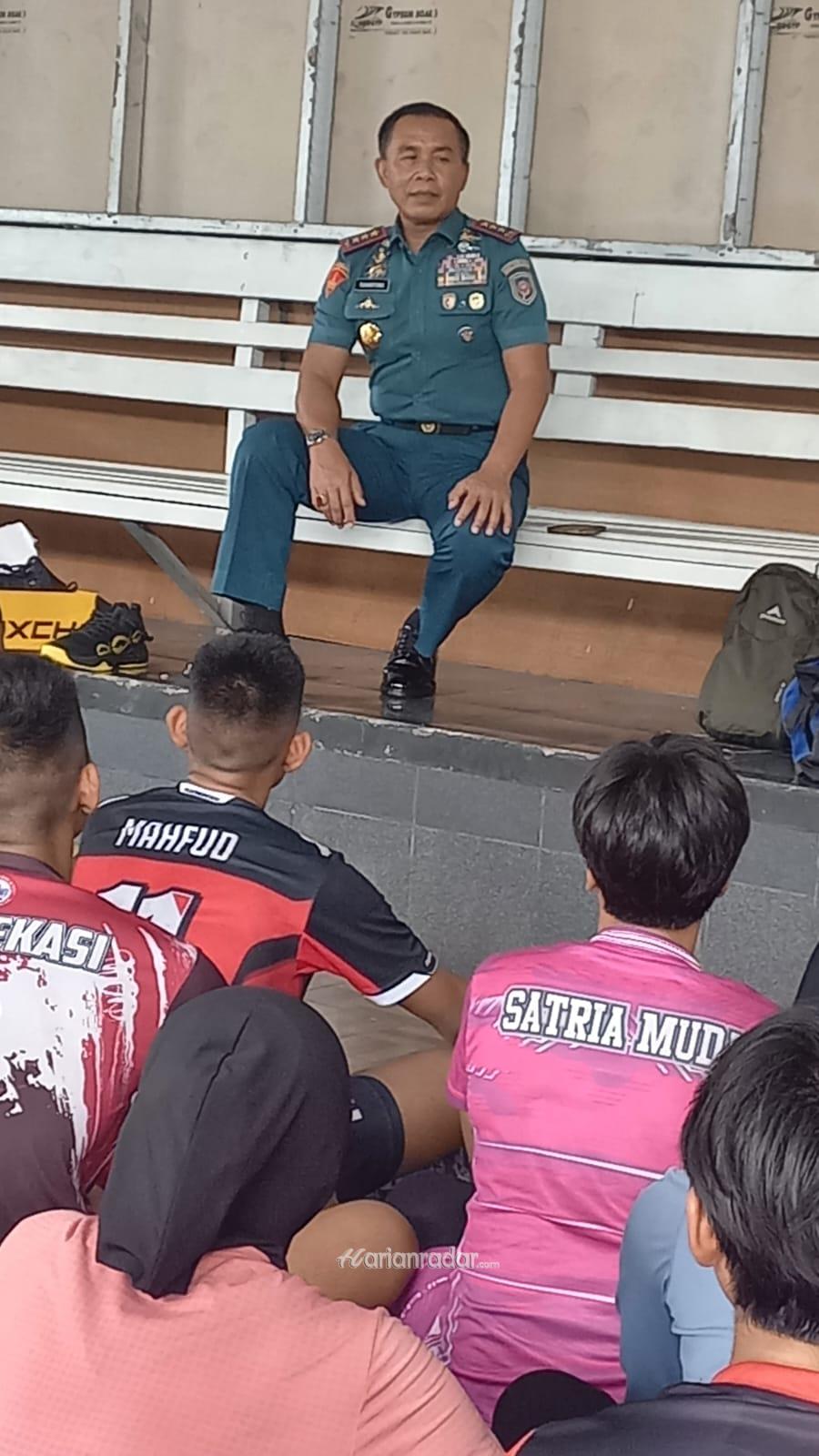 Foto : Dankodiklatal Beri Motivasi Atlet Voli Kodiklatal