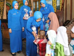 Penuh Haru, Jalasenastri PG Kodiklatal Berikan Bantuan Sosial Kepada Sesama