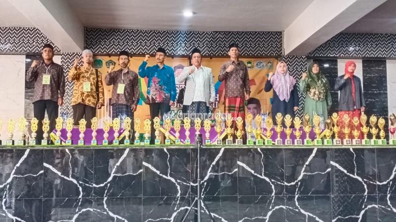 Wakil Bupati Pasuruan, KH Abdul Mujib Imron, SH, MH, membuka Festival Anak Soleh Indonesia (FASI) Kecamatan Pandaan, Minggu (9/7) siang.