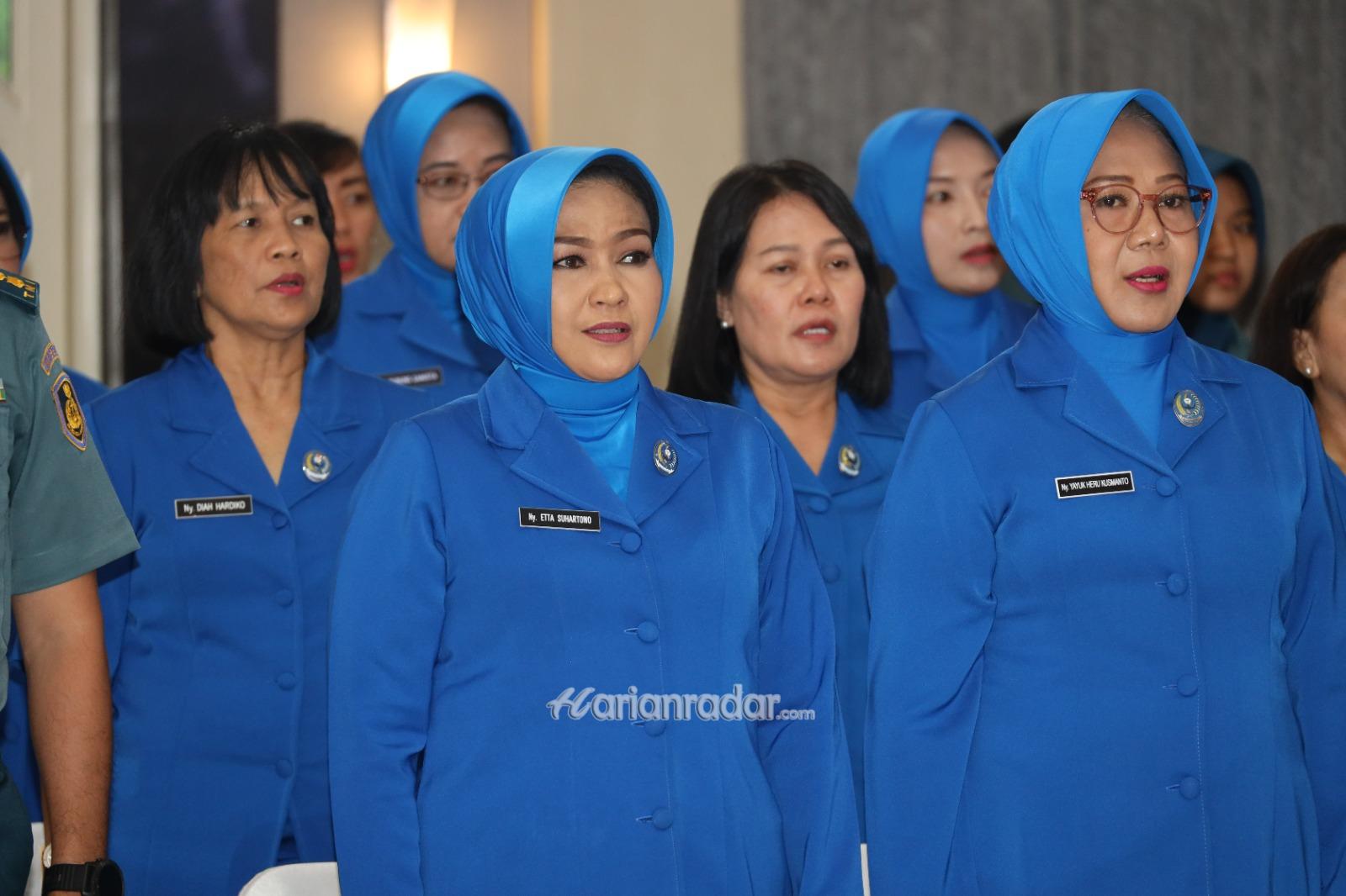 Foto : Ketua Gabungan Jalasenastri Kodiklatal Hadiri Pembekalan Ibu Taruna AAL Kepada Taruna Tingkat IV Angkatan 68