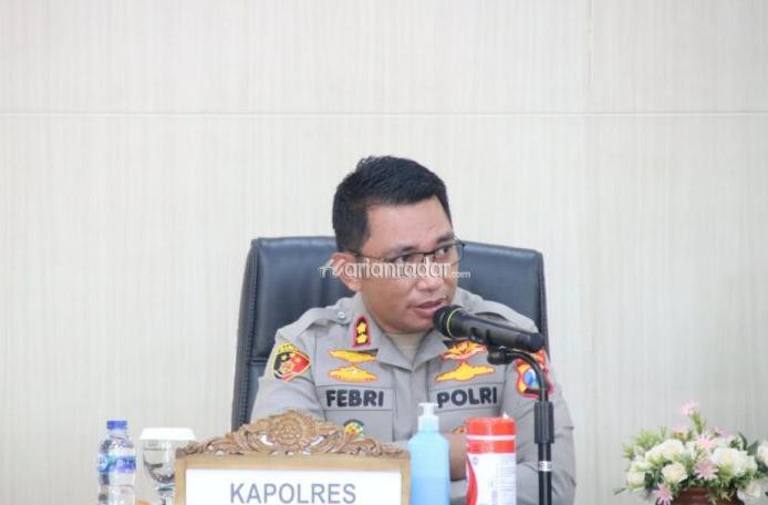 Foto : Kapolres Bangkalan AKBP Febri Isman Jaya di ruangannya