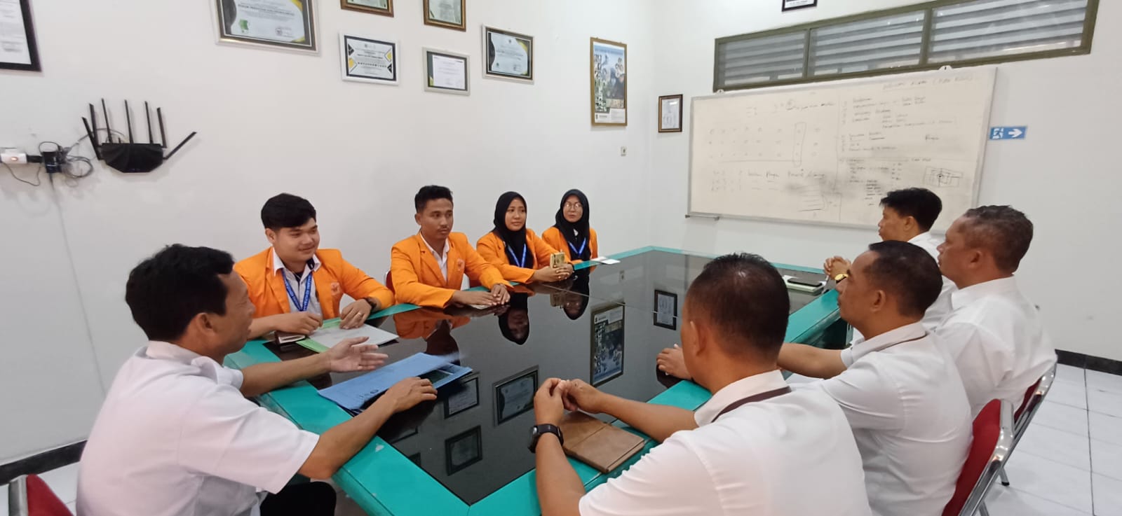 Lakukan Mini Riset Kehutanan, Mahasiswa UNJA Fakultas Kehutanan KKL di Perhutani Probolinggo