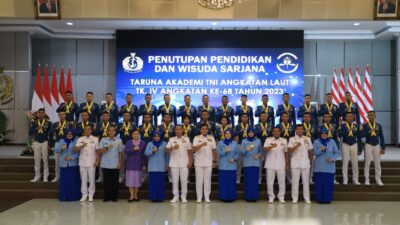 Foto : Dankodiklatal Hadiri Upacara Tupdik dan Wisuda Sarjana Taruna AAL Angkatan Ke-68