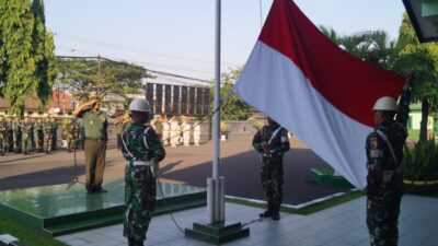 Foto : Bacakan Amanat Panglima TNI, Kasdim Pimpin Upacara Bendera 17an