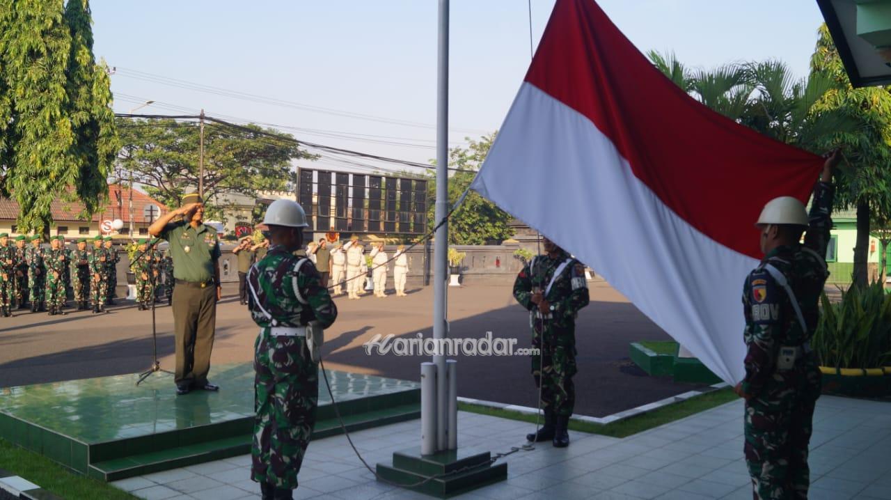 Foto : Bacakan Amanat Panglima TNI, Kasdim Pimpin Upacara Bendera 17an