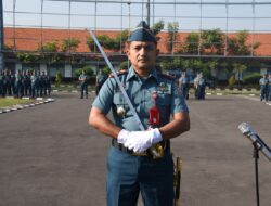 Prajurit dan PNS Kodiklatal Ikuti Upacara Bendera 17 Juli 2023