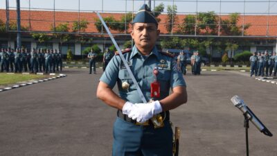 Foto : Prajurit dan PNS Kodiklatal Ikuti Upacara Bendera 17 Juli 2023