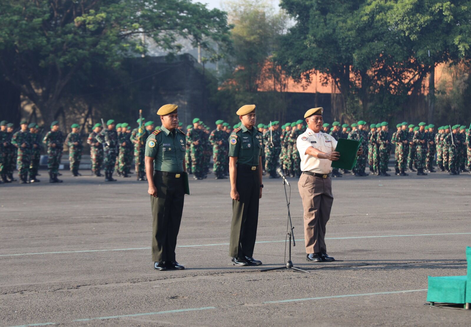 Brigjen TNI Totok Suhartono mengatakan jika institusi TNI mendapat kepercayaan tertinggi dari masyarakat.