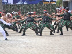 Resmi Menjadi Prajurit TNI AL, Ini Pesan Dankodiklatal Kepada Siswa Dikmaba dan Dikmata Angkatan XLIII Satdik 2 Makassar