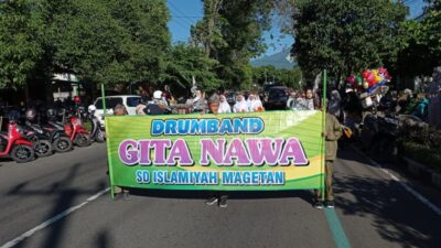 Masa pengenalan lingkungan sekolah (MPLS) di awal masuk tahun ajaran baru merupakan hari yang istimewa bagi anak-anak kelas satu SD Isyamiyah Magetan. Berbagai kegiatan menarik dilaksanakan