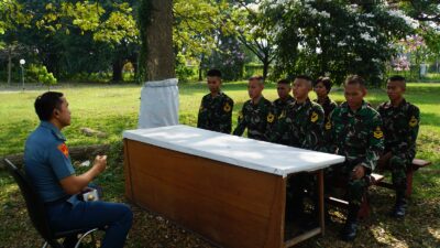 Foto : Kadispen Kodiklatal Beri Motivasi Siswa Dikmaba Khusus TNI AL Angkatan 42/2 Tahun 2023