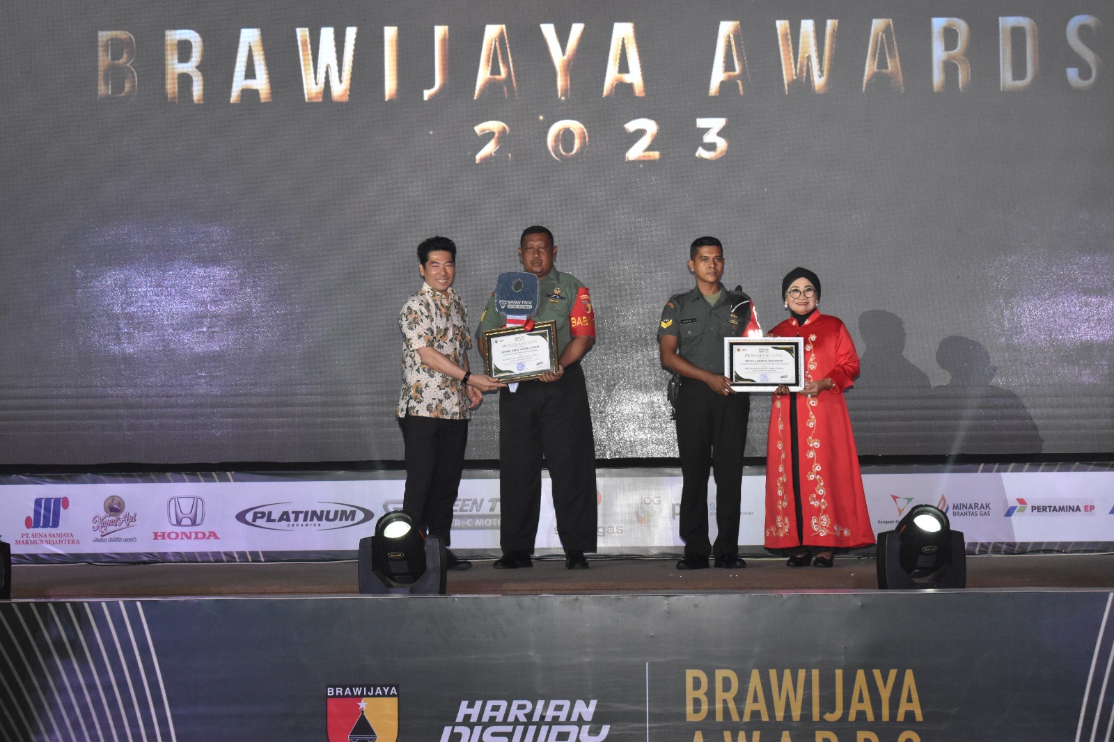 Malam puncak penganugerahan Brawijaya Award yang digelar di Gedung Balai Prajurit Makodam V/Brawijaya, Kota Surabaya