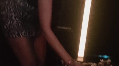 Foto : LC Karaoke Ekcekutiv Saat Melayani Tamu