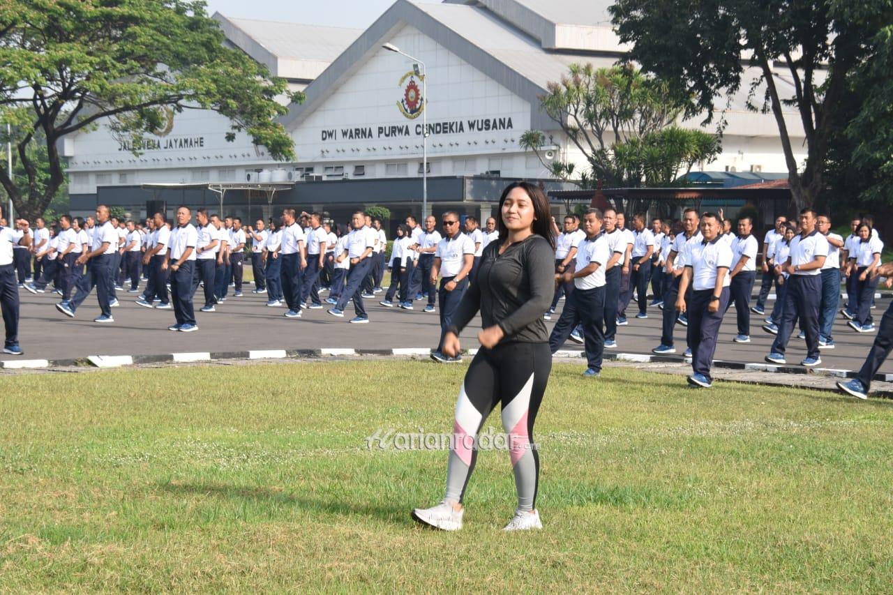 Foto : Sehat dan Bahagia, Prajurit Kodiklatal Laksanakan Olahraga Pagi