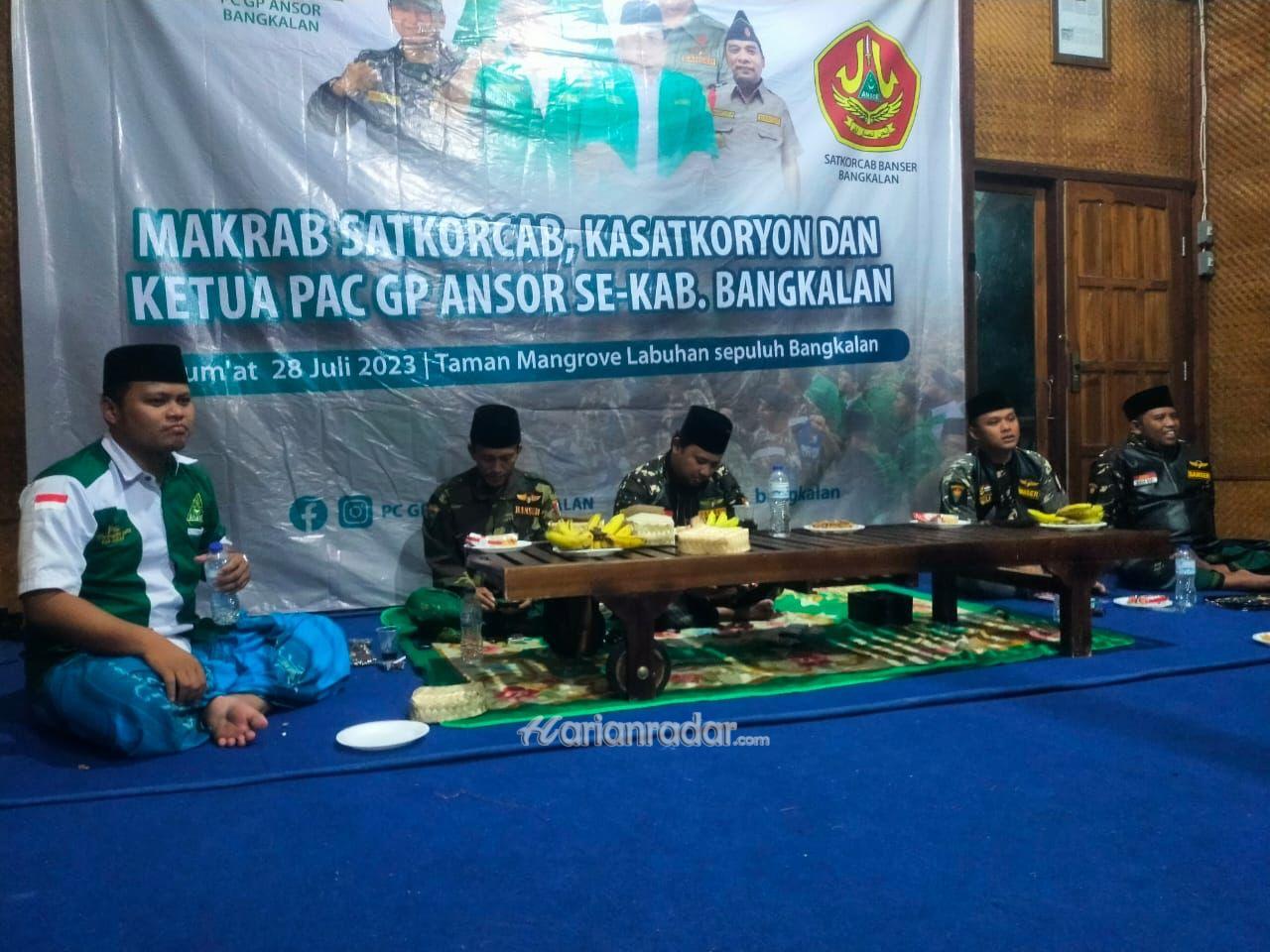 Foto : Banser Bangkalan Gelar Makrab Untuk Calon Pengurus, Satkorcab: Kita Harus Kompak Dan Bangun Dedikasi