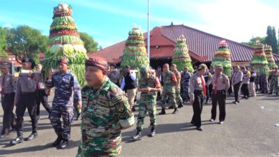 Foto : Lestrikan Tradisi Nelayan, Prajurit Lanal Cilacap Meriahkan Festival Nelayan 2023