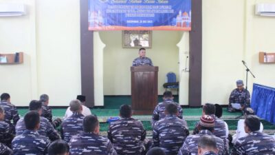 Foto : Peringati Tahun Baru Islam 1445 H, Lanal Batuporon Berikan Santunan kepada Anak Yatim