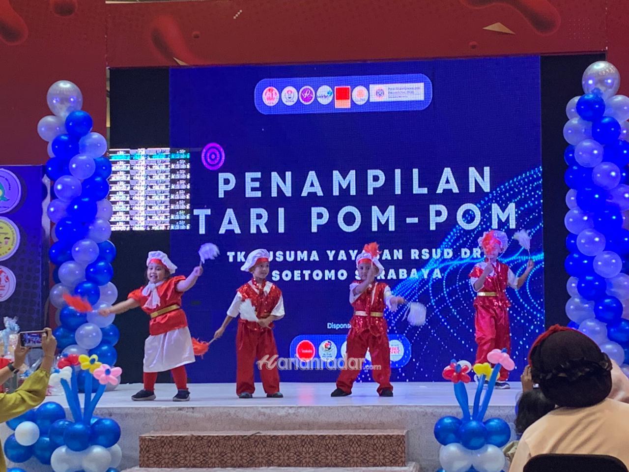 Foto: Siswa-siswa Yayasan PAUD Kusuma RSU dr Soetomo riuh gembira merayakan Hari Anak Nasional (HAN) 2023, Mereka begitu antusias mengikuti aneka lomba melukis bersama