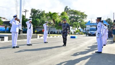 Foto : Danlanal Banyuwangi Terima Kunjungan Kerja Kasal Di Mako Lanal Banyuwangi