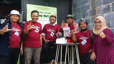Keterangan foto : Widodo Basuki (ujung kiri)