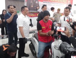 Pemotor Bersandal Paku yang Kempeskan Ban Mobil Akhirnya Ditangkap Polisi, ini Motifnya