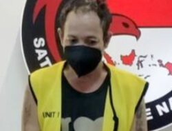 Digerebek Saat Sedang Tertidur Lelap, Polisi Temukan Paket Sabu Siap Edar di Bawah Bantal