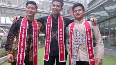 Tiga pemenang Mister Teen Indonesia 2022 (foto : samsul-harianradar.com).