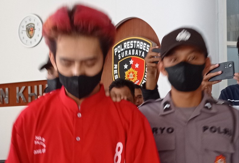 Unit Perlindungan Perempuan dan Anak (PPA) Satuan Reserse Kriminal (Satreskrim) Polrestabes Surabaya Jawa Timur, menangkap seorang tersangka tindak pidana perdagangan orang (trafficking in person).