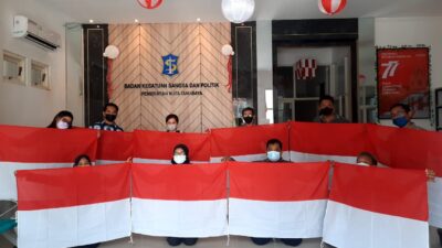 Gerakan bagi-bagi 10 juta bendera berdasarkan Surat Edaran (SE) Kementerian Sekretariat Negara (Setneg) Nomor B-532/M/S/TU.00.04/06/2023 pada 13 Juni 2023.