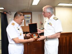 Perkuat Hubungan Baik, Wadan Kodiklatal Temui Pangarmada Australia Di HMAS Anzac