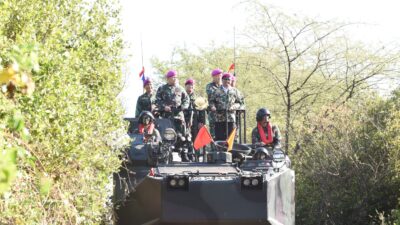 Foto : Dankodiklatal Saksikan Penganugerahan Warga Kehormatan Korps Marinir Kepada Menkopolhukam