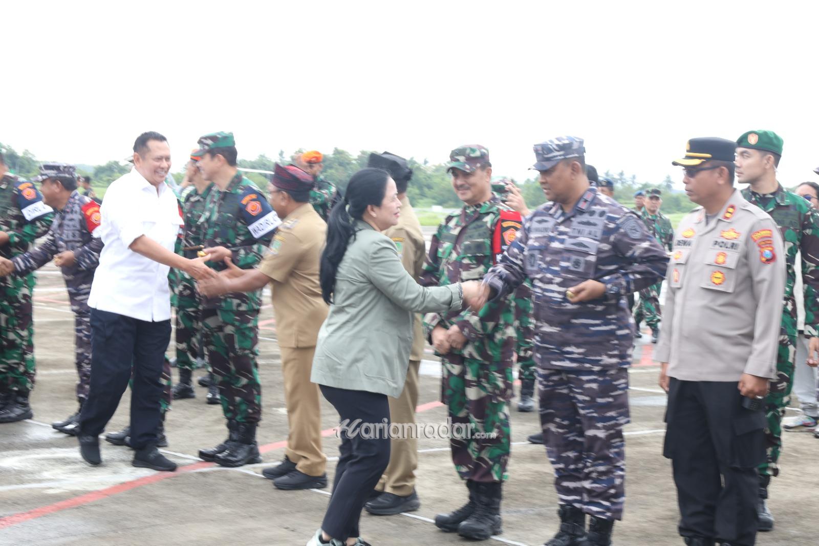 Foto : Tinjau Manlap Latgab TNI, Danlantamal V Sambut Kedatangan Menkopolhukam Beserta Rombongan