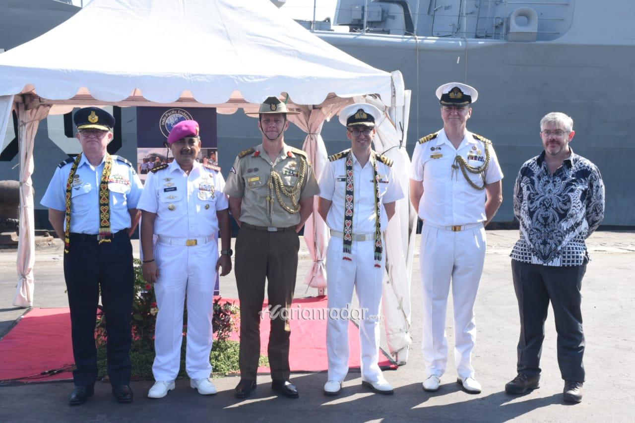 Foto : Lantamal V Sambut Kedatangan Kapal Perang Hmaz Anzac (FFH-150) Dari AL Australia