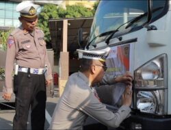 Akpol 1995 Patriatama Distribusikan 100 Ribu Liter Air Bersih Untuk Warga Pesisir Tanjung Perak