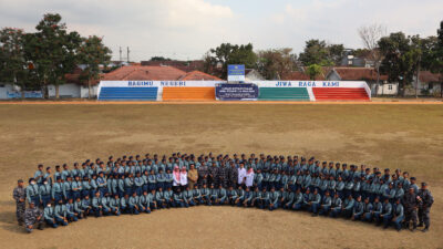 Foto : Lanal Malang Gelar Pelatihan Uji Ketarunaan SMKN 13 Kota Malang