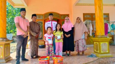 Foto : Dirut KMI Saat Santuni Anak Yatim