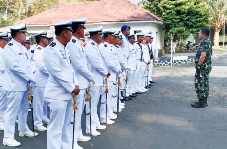 Foto : Jelang HUT RI, Danlanal Batuporon Inspeksi Kelengkapan PDU I