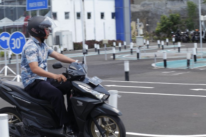 Permohonan Surat Izin Mengemudi (SIM) Saat ini Sudah Tidak Lagi Dihantui Lintasan Angka 8
