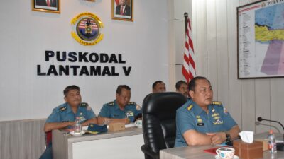 Foto : Jelang HUT Ke-78 RI, Lantamal V Ikuti Pengarahan Vicon Rencana Pengibaran Bendera Bawah Laut