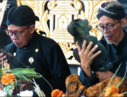 Gubernur Jawa Timur Bersama MAKI Menghadiri Wisata Nasional Lewat Kirab Pusaka dan Jamas Pusaka di Nganjuk