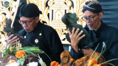 Pusaka Kyai Kembar Bambang Heru (Pusaka Kyai Bondan), Ribut Supriadi (Pusaka.Kyai Jogotruno), Supriono (Pusaka Kyai Bethik), Purwono (Pusaka Kyai Raden Panji) dan Saptono (Pusaka Kyai Dukun). 