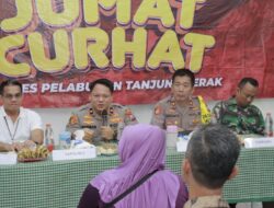 Jumat Curhat, Wakapolres Pelabuhan Tanjung Perak Berikan Edukasi Warga Tambak Asri